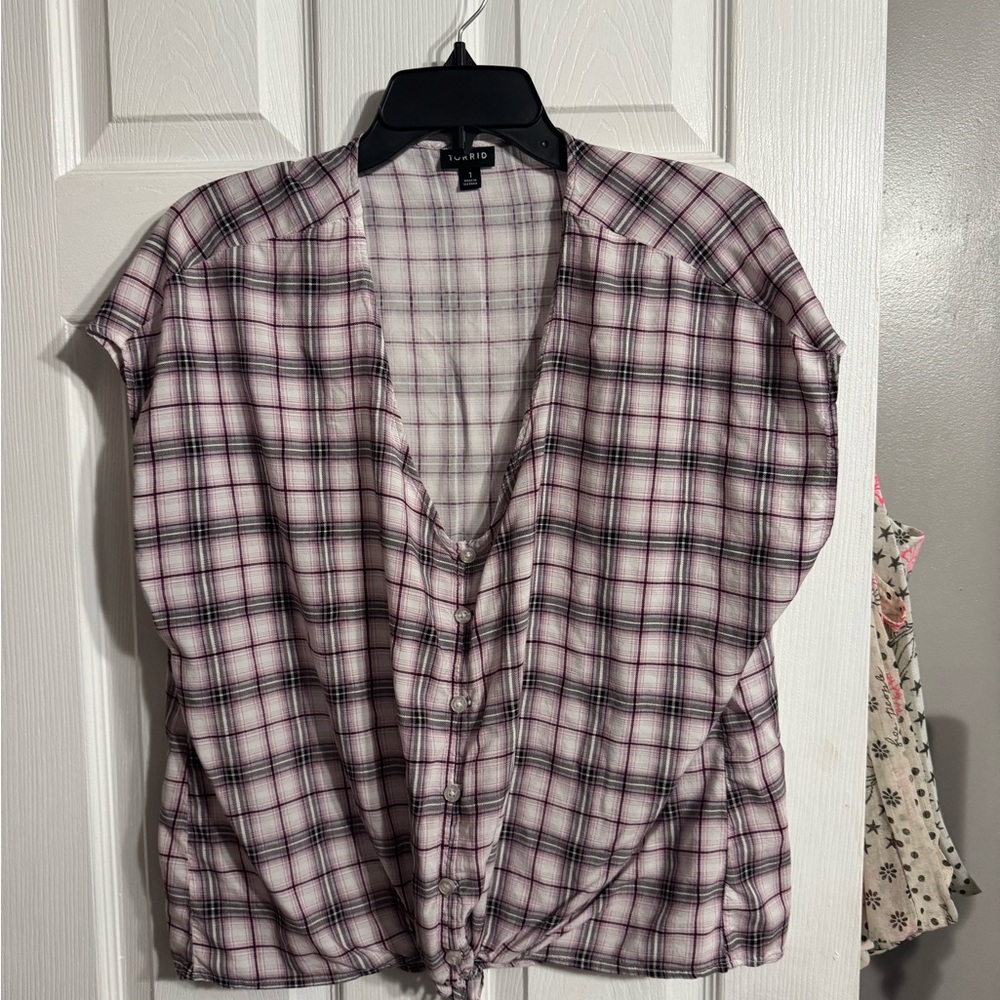 Pink and White Casual Button Down Shirt with Modern Silhouette